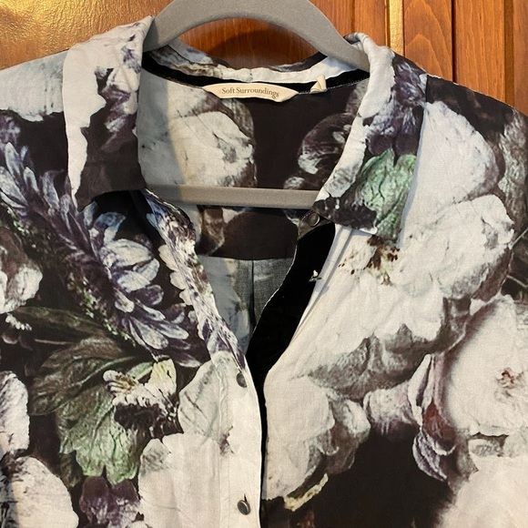 Soft Surroundings Large Bold Floral Print Button Front Shirt Size 1X - Picture 3 of 7